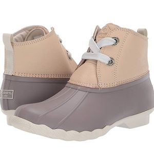 Woman's Saltwater Boot